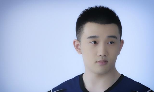 AYX SPORTS下载中心Ming重返赛场，出色防守首场状态出色，中国队观众沸腾！气势如虹延续(无限之军事基地)